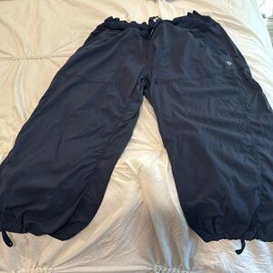Lululemon size 12 black parachute type pants